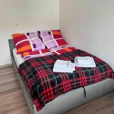 Ferienwohnung Outletcity Metzingen Metzingen (Tubingen) Exterior foto
